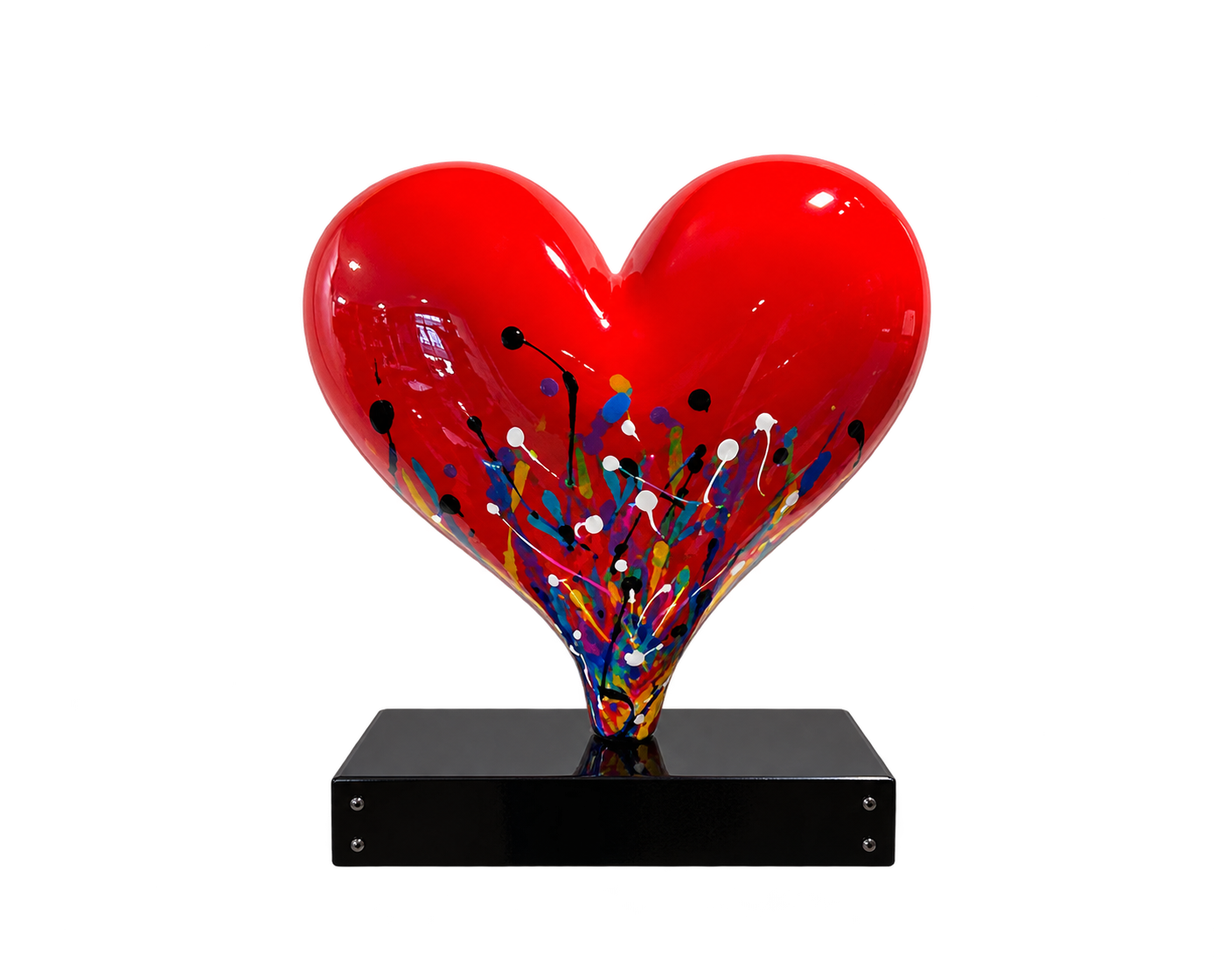 Corazón · 54 cm sobre pedestal en sala de exposición