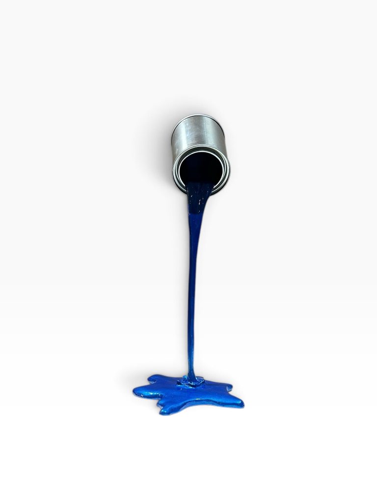 tarro de pintura derramada
